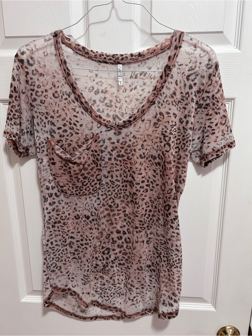 Leopard Print V-Neck Pocket Tee - tan